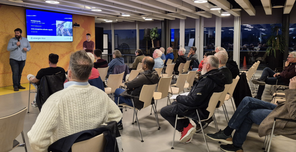 Volle zaal bij informatiebijeenkomst voor de collectieve inkoopactie.