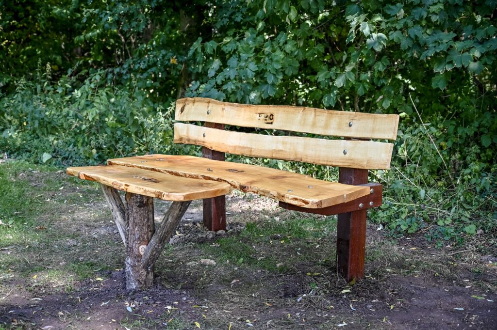 Bankje van Capels hout