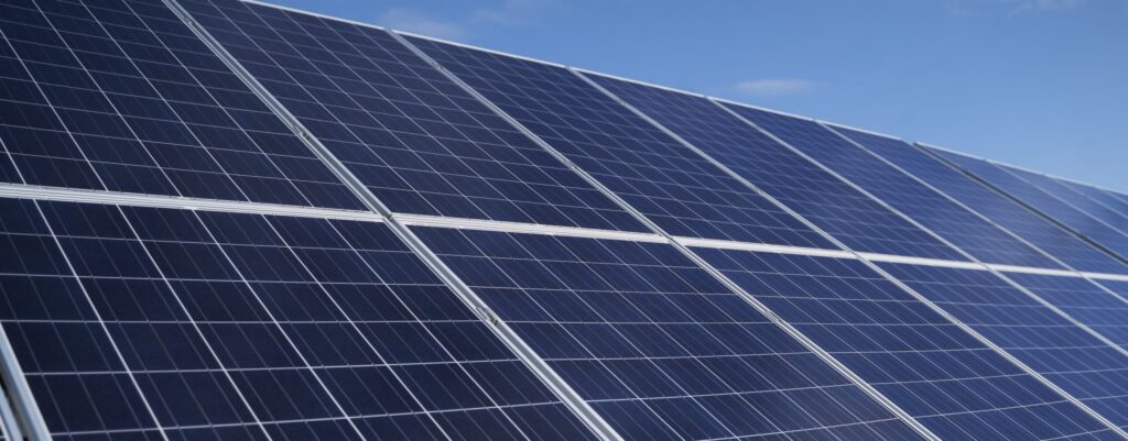 Close-up van zonnepanelen.