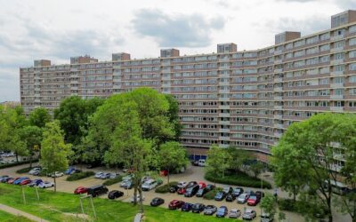 Groot flatgebouw aan het Valeriusrondeel. Dit is een VvE.