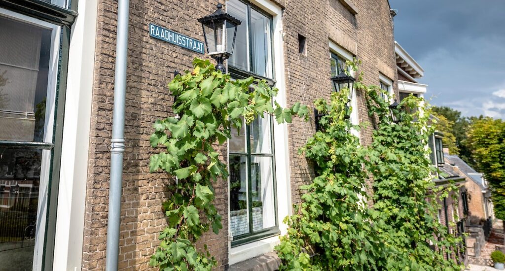 Oud huis in het oude gedeelte van Capelle, de Raadhuisstraat.