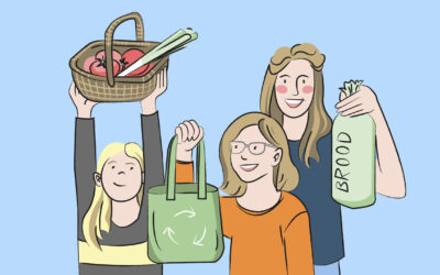 Drie getekende personen houden een mand met groente en fruit, herbruikbare tas en een broodzak omhoog